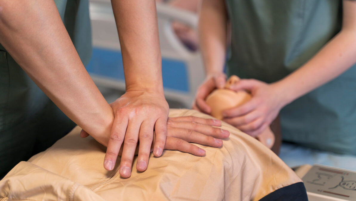 Primeros auxilios, RCP Básica y uso del DEA